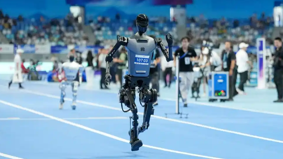 2025中国经济“闯关”启示录：压力之下，韧性何来？