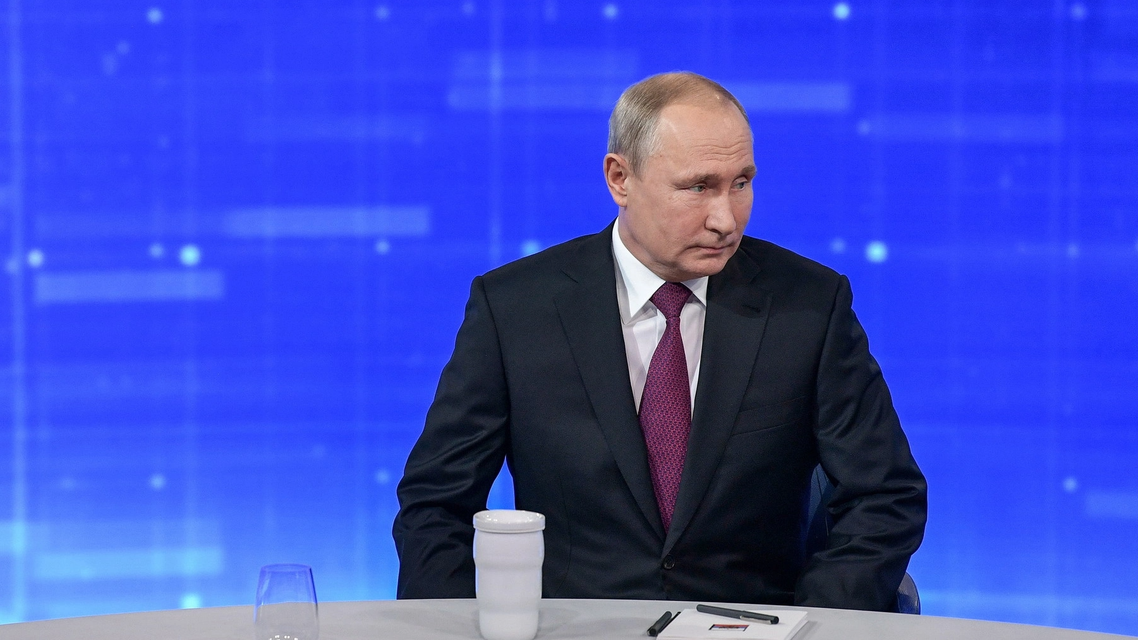 普京自曝“违反劳动法”：当一国元首开始调侃996，打工人集体破防了！