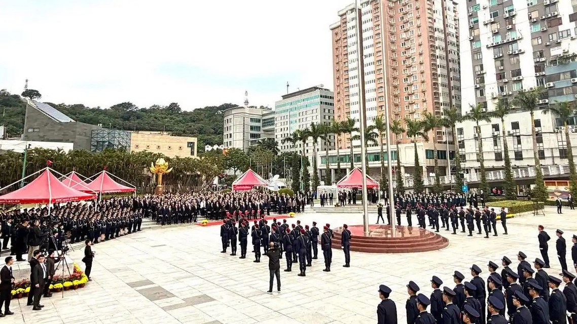 澳门回归26周年：金莲花广场的国旗升起，见证“一国两制”的繁荣密码