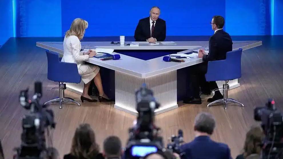 普京2025年度记者会震撼发声：俄军全线进攻，年底前必有“重大战果”！