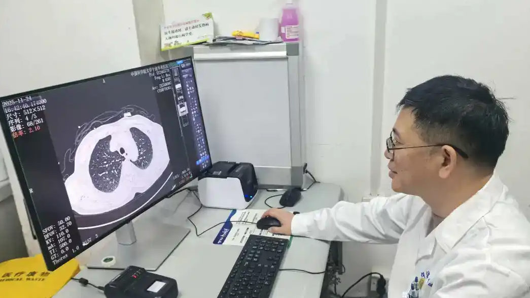 31岁不抽烟的她,陪母亲体检竟查出肺癌!医生:这个习惯可能救了你的命