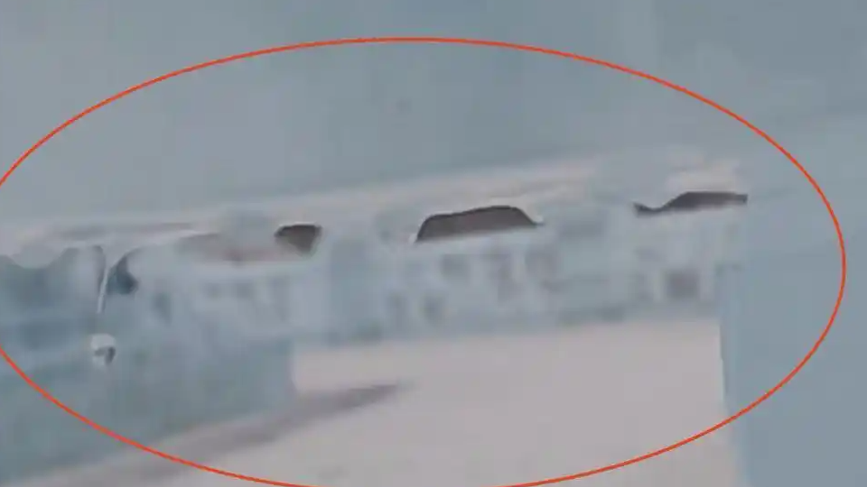 哈尔滨冰雕“热哭了”？3.8℃破纪录高温，冰雪大世界真的在“融化”吗？