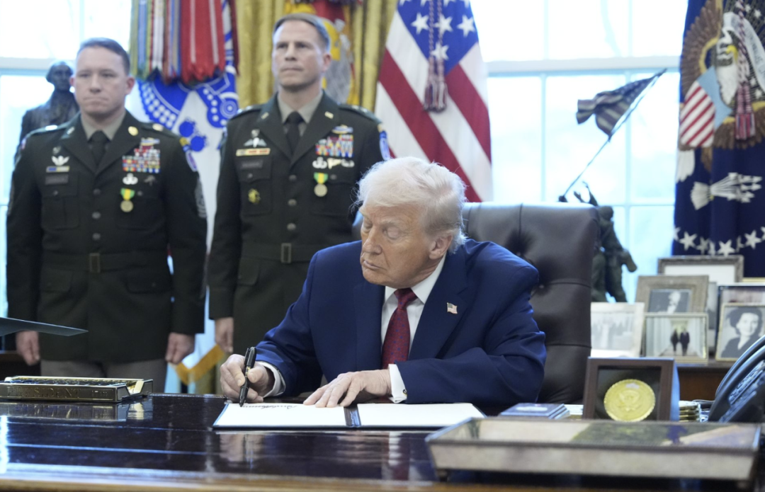 美法案再挥“制裁大棒”，中方强硬回击！中美博弈进入“深水区”？