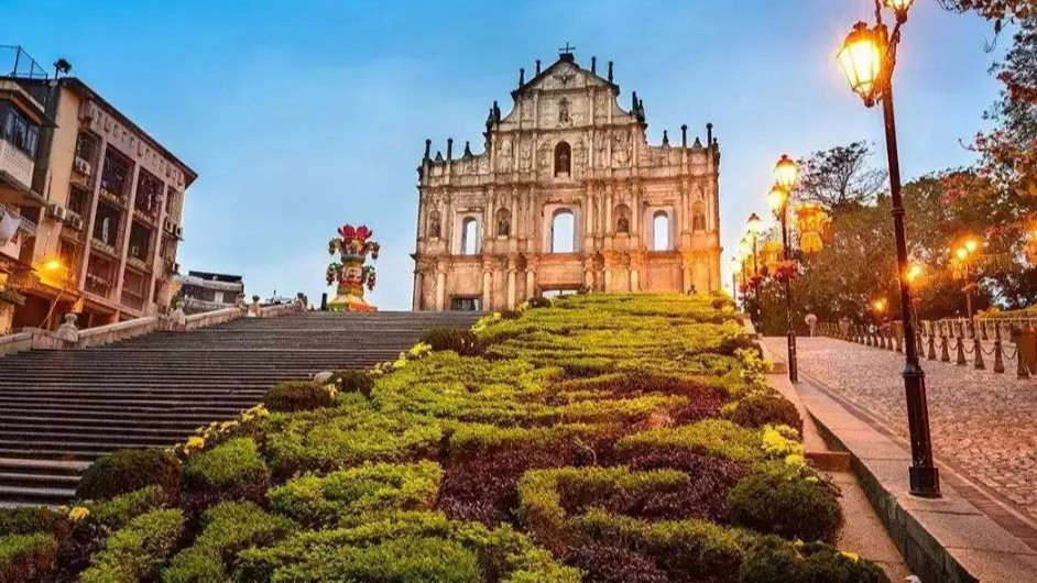 习近平情系祖国的“掌上明珠”