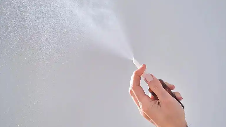 “液体口罩”全网爆火,是黑科技还是智商税?医生紧急提醒:别交“健康税”!